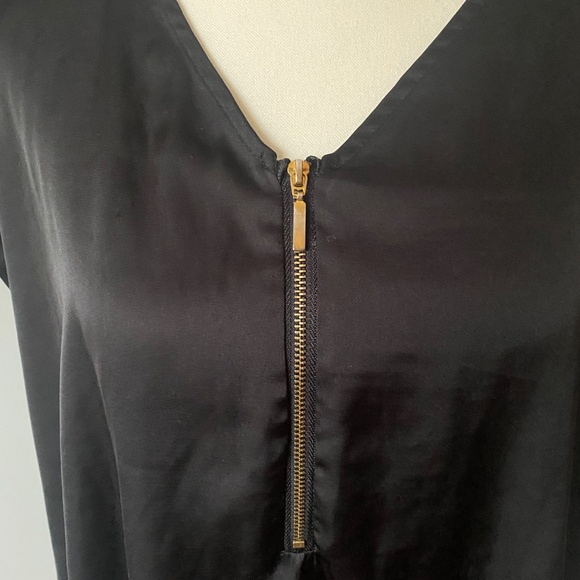 Black zipper top - Picture 3 of 4